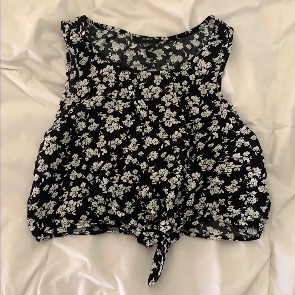Floral crop top.